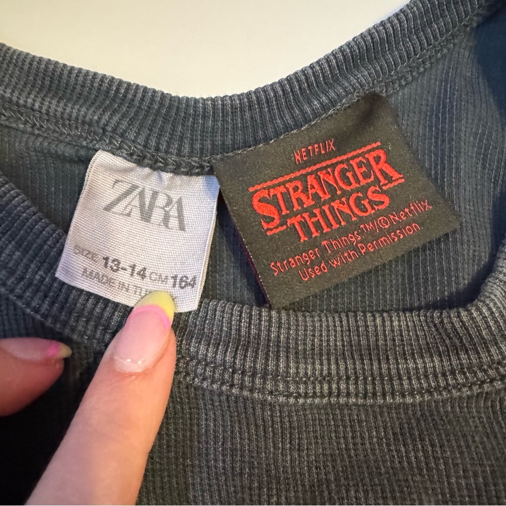 LIMITED EDITION Stranger Things by Zara Black Kids Tank Top - Picture 5 of 7